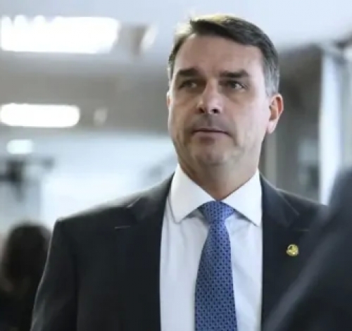 Flávio Bolsonaro volta a defender castração química após morte de bebê de 10 meses
