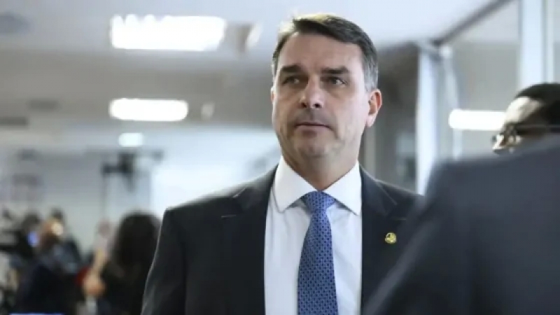 Flávio Bolsonaro volta a defender castração química após morte de bebê de 10 meses