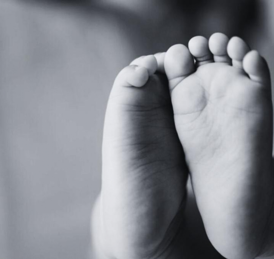 Mãe é apreendida por tentar sufocar bebê com travesseiro em MT