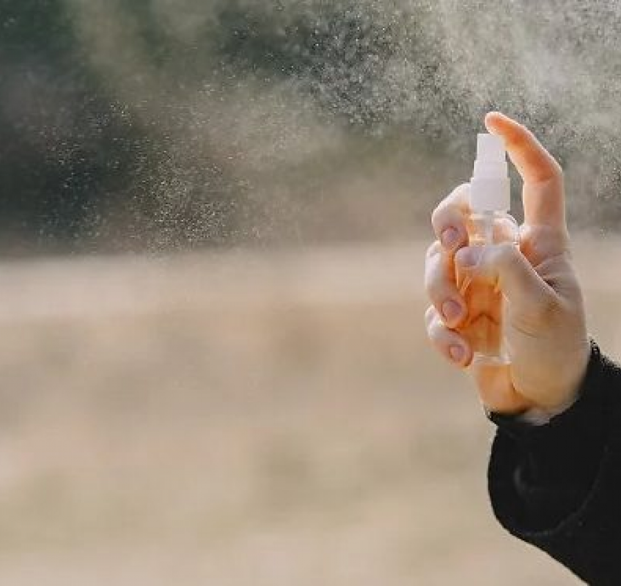 Lei autoriza mulheres maiores de 18 anos a comprar e portar spray de pimenta para defesa pessoal