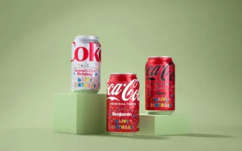 Coca-Cola bloqueia “Jesus é Rei”, mas libera “Satanás é Bom” em plataforma de latas personalizadas