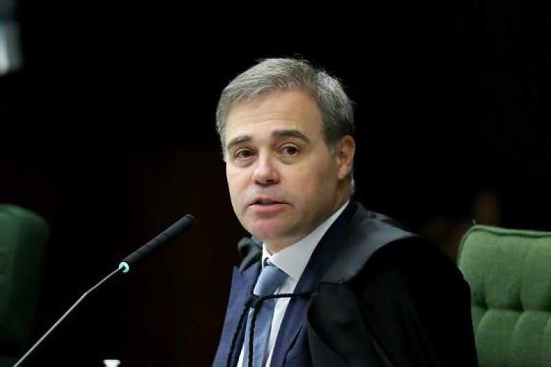 André Mendonça diz que juiz não deve ter como objetivo ficar rico