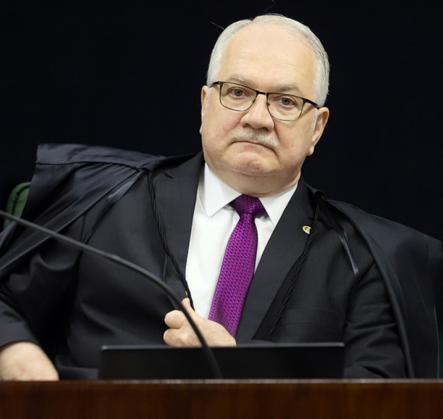 Fachin avalia tirar de Mendonça e assumir casos Master e INSS