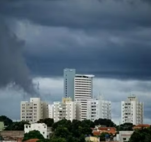 Tempestades avançam e colocam mais de 90 cidades de MT em alerta