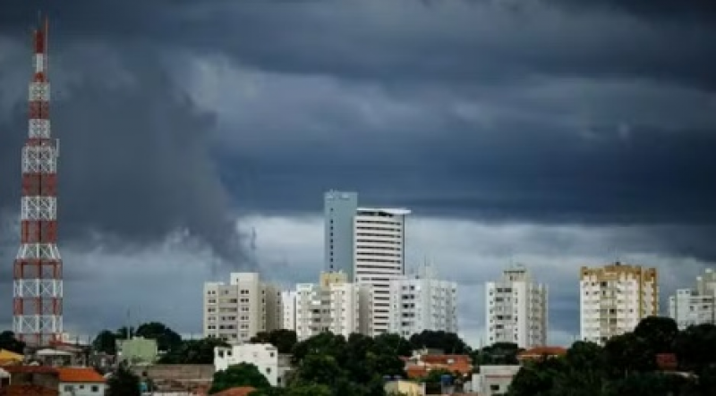 Tempestades avançam e colocam mais de 90 cidades de MT em alerta