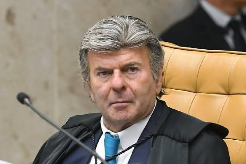 Fux dá 10 dias para Alcolumbre explicar registros de Vorcaro, Lulinha e mulher de Moraes