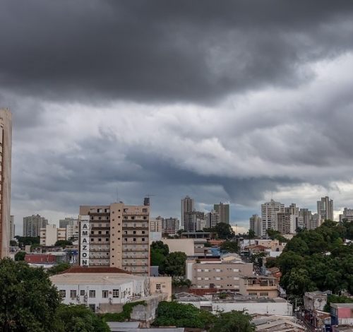 Inmet coloca 108 cidades de MT sob alerta de tempestade com granizo e ventos de até 60 km/h