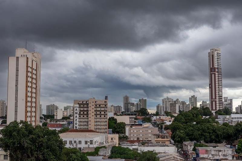 Inmet coloca 108 cidades de MT sob alerta de tempestade com granizo e ventos de até 60 km/h