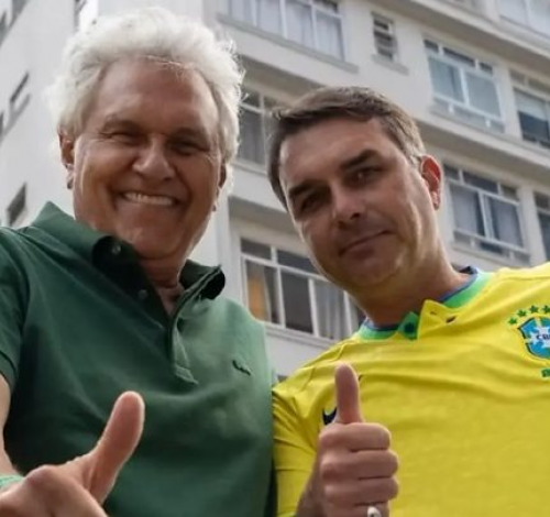 AGORA: Ronaldo Caiado declara apoio a Flávio Bolsonaro e o povo grita: 