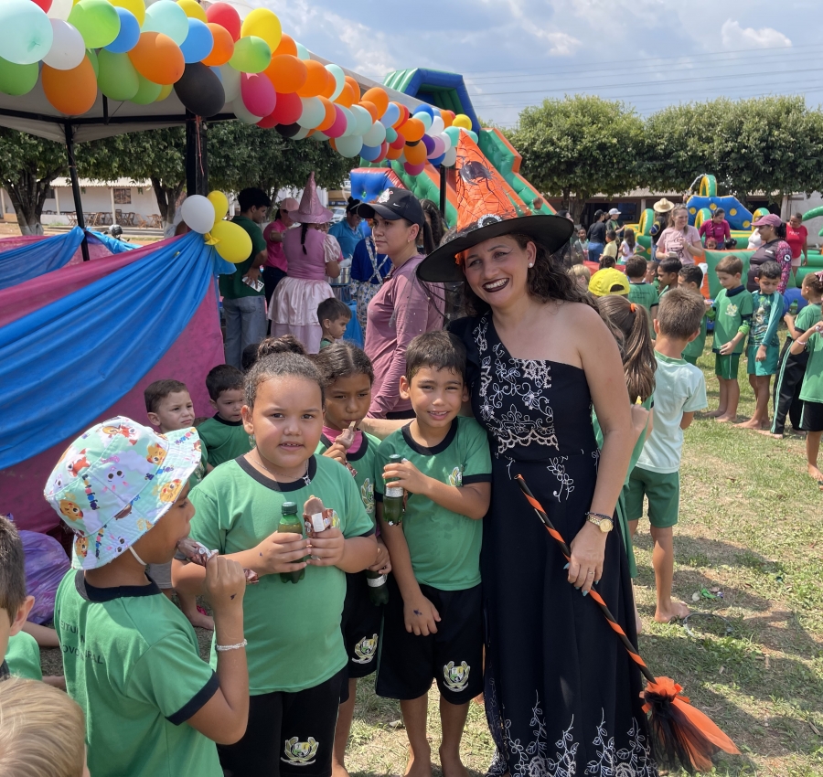 Prefeitura de Novo Mundo promove grande festa do Dia das Crianças com presentes, diversão e participação de alunos da zona rural