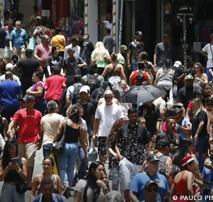 Tragédia: 74% da população está economizando com comida para pagar moradia