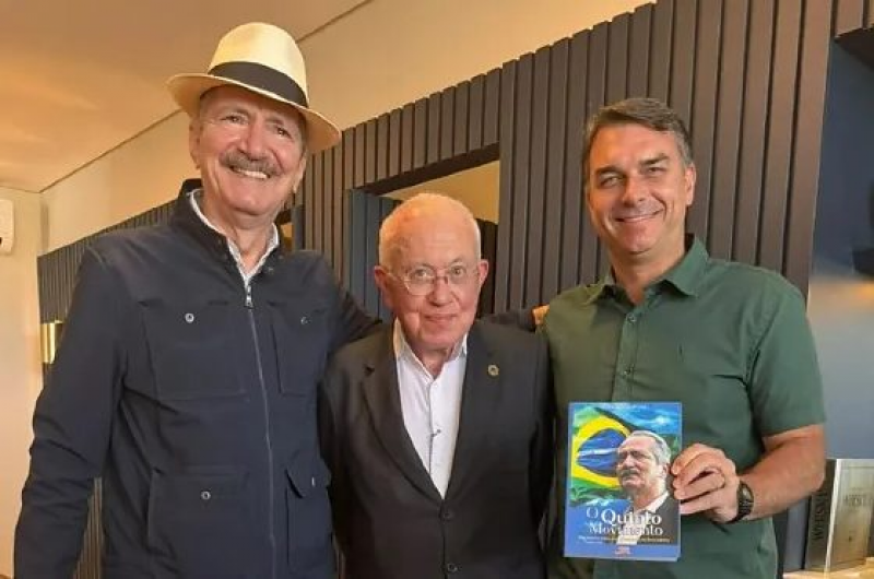 Ex-ministros de Lula e Dilma declaram apoio a Flávio Bolsonaro no segundo turno