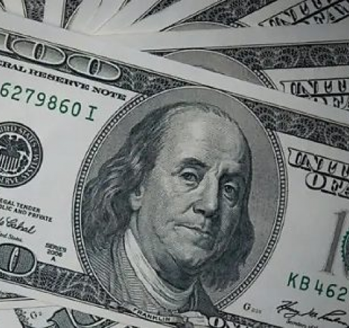 Reeleição de Lula provoca disparada do dólar e ameaça maior alta diária desde 1999
