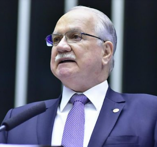 Fachin devolve inquérito do INSS a Mendonça e mantém caso Master sob sua relatoria