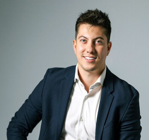 Manchas flutuantes na visão podem indicar alteração no gel do olho, alerta Dr. Roberto Souza