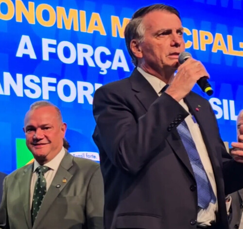 Autonomia municipal é destaque em marcha com presença de lideranças mato-grossenses