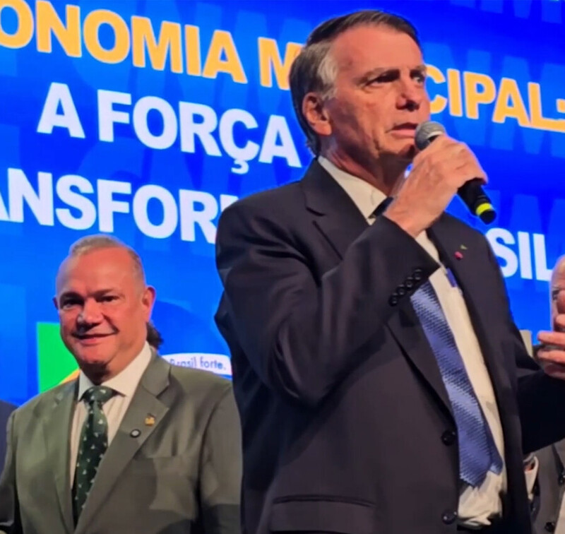 Autonomia municipal é destaque em marcha com presença de lideranças mato-grossenses