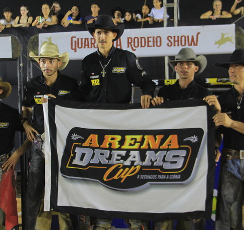 Em noite de emoção, Maicon Rodrigues “Coquinho” é consagrado campeão do Guarantã Rodeio Show 2025