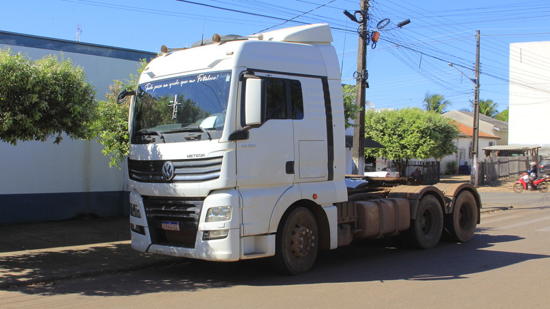 Caminhão com placas adulteradas é apreendido na BR-163 pela PRF