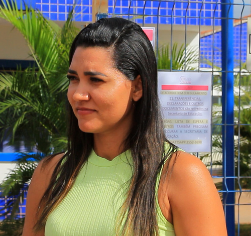 Estacionamento de carretas em frente a CMEI Gente Miúda preocupa pais e reacende debate sobre o trânsito