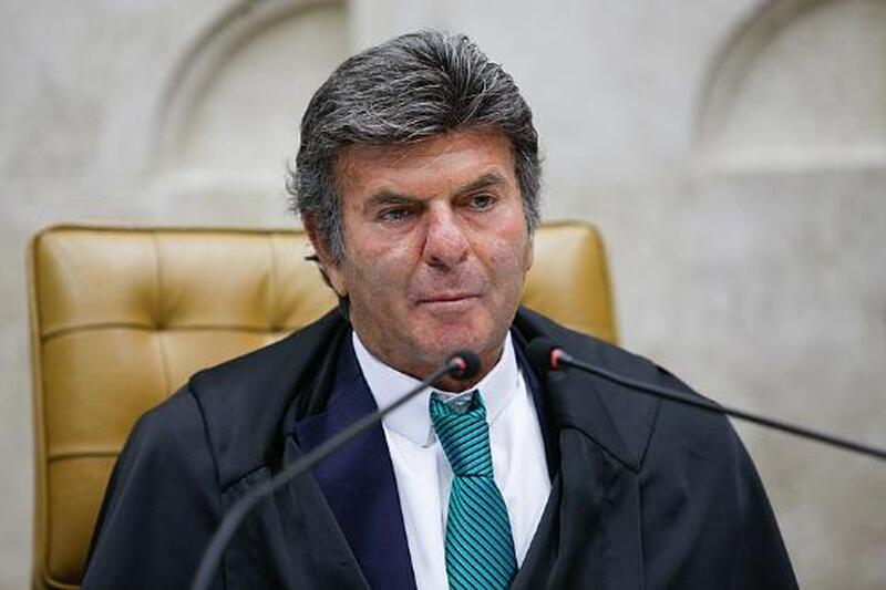 Fux vota para absolver Bolsonaro de todos os cinco crimes; placar agora é de 2 a 1