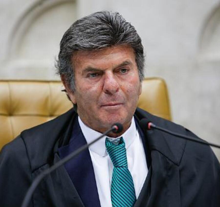 Fux vota para absolver Bolsonaro de todos os cinco crimes; placar agora é de 2 a 1