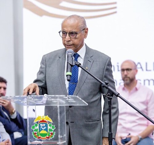 Júlio apoia Mendes em briga com Eduardo Bolsonaro, mas pede calma