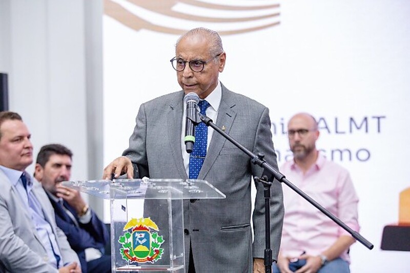 Júlio apoia Mendes em briga com Eduardo Bolsonaro, mas pede calma