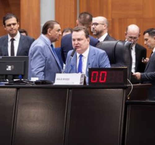 Seis deputados “travam” votação de orçamento de R$ 40,7 bilhões