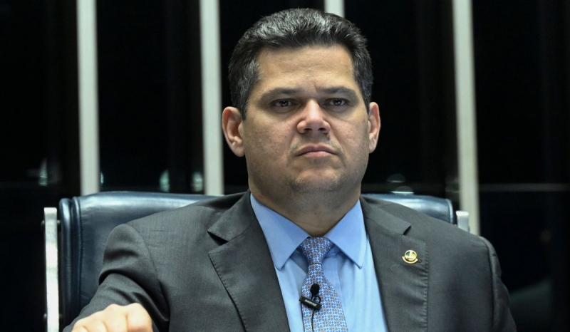 Presidente do Senado reage a decisão monocrática de Gilmar Mendes e defende prerrogativas do Legislativo