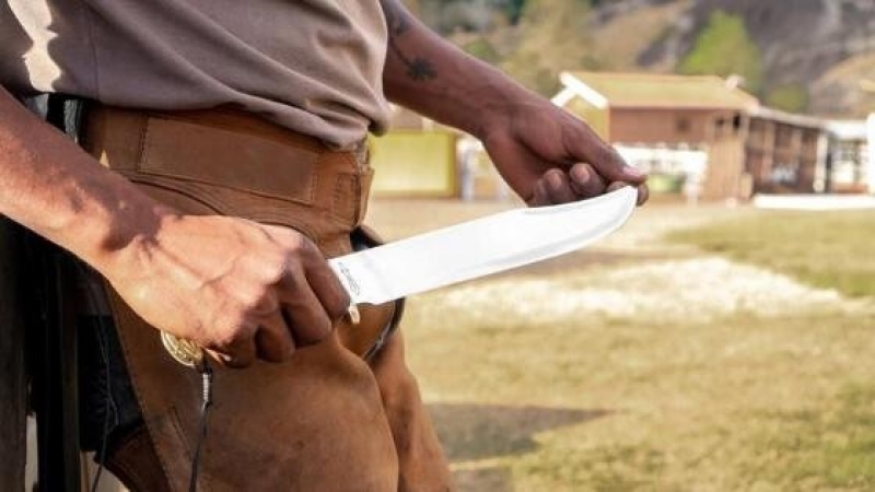 Confraternização entre funcionários de fazenda termina com um esfaqueado