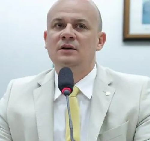 Oposição protocola pedido de impeachment contra Alexandre de Moraes