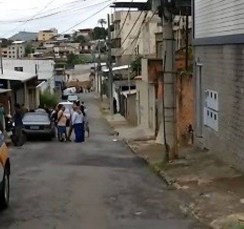 Homem é preso após matar toda a família a facadas