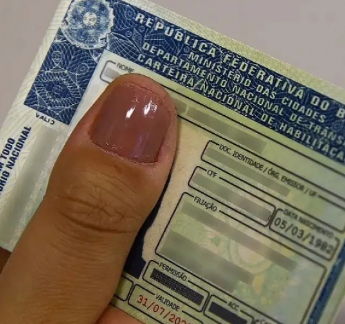 Mais de 323 mil condutores já fizeram a renovação automática da CNH; veja quem tem direito
