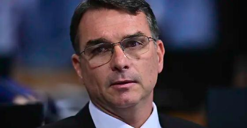 Pesquisa AtlasIntel mostra avanço de Flávio Bolsonaro e redução da vantagem de Lula