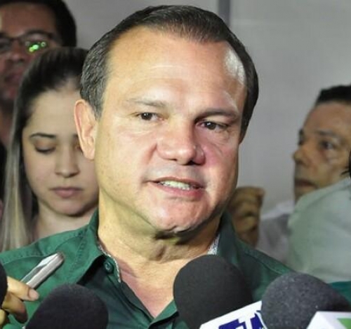 Fagundes pede redução da maioridade penal após cachorro ser torturado até a morte