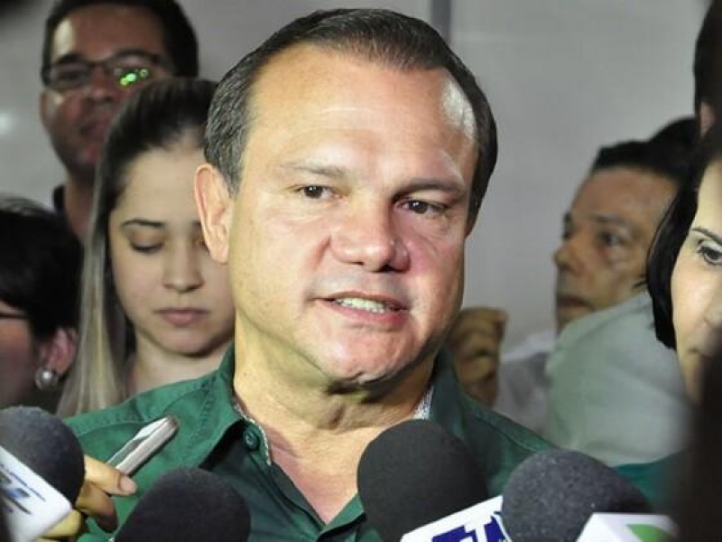 Fagundes pede redução da maioridade penal após cachorro ser torturado até a morte