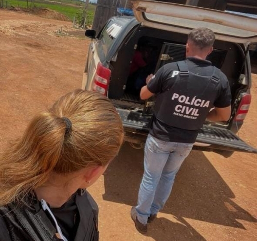 Peão de fazenda mata capataz com cinco tiros de revólver e espingarda após discussão