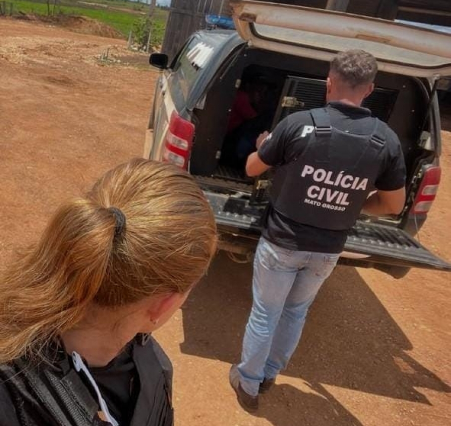 Peão de fazenda mata capataz com cinco tiros de revólver e espingarda após discussão