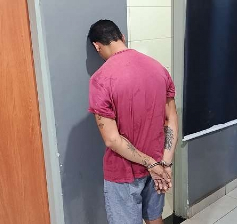 Homem joga gasolina em esposa e ameaça atear fogo na casa em Várzea Grande