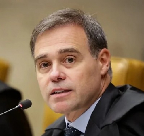 Ministro Mendonça manda prorrogar CPMI do INSS e cobra ação de Alcolumbre