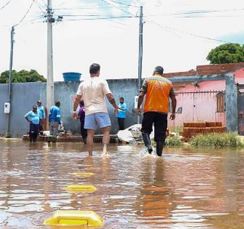 Chuva intensa coloca Várzea Grande em alerta e prefeitura reforça orientações de segurança