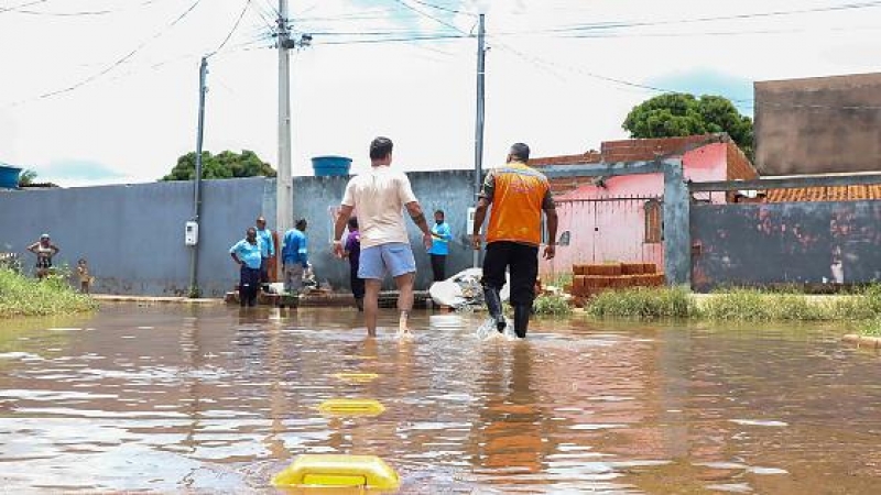 Chuva intensa coloca Várzea Grande em alerta e prefeitura reforça orientações de segurança