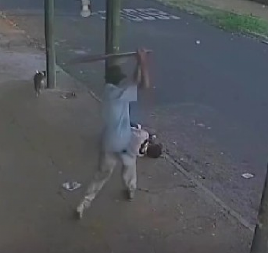 Homem em situação de rua é agredido brutalmente enquanto dormia na calçada