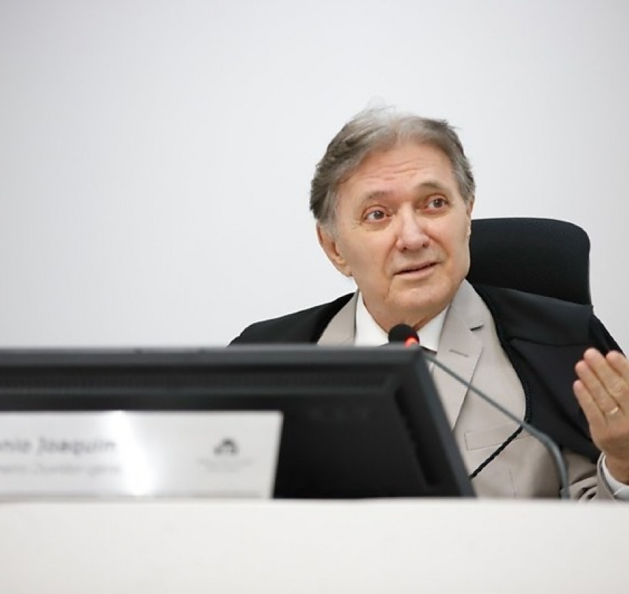 TCE vê indícios de sobrepreço e suspende licitação de R$ 257 milhões para energia solar