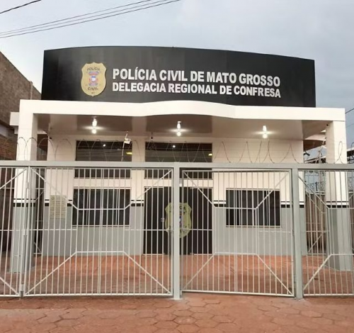 Mãe sai para beber e deixa filha de 10 anos sozinha no escuro