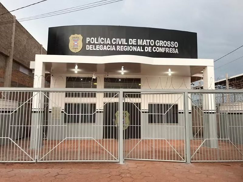 Mãe sai para beber e deixa filha de 10 anos sozinha no escuro