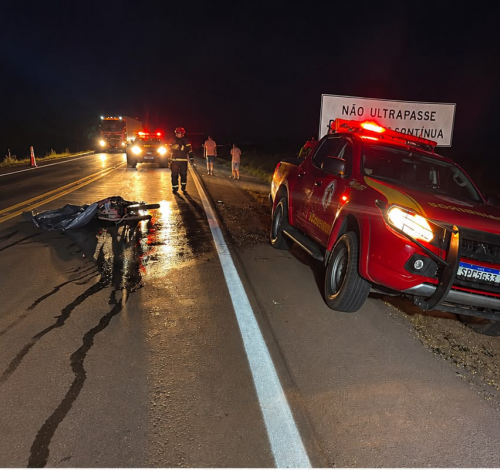 Motociclista de 63 anos morre após acidente e incêndio na BR-163 em Guarantã do Norte
